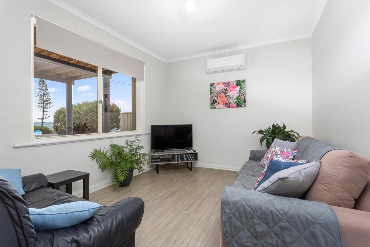 Apartment Beachside Escape On The Esplanade Christies Beach